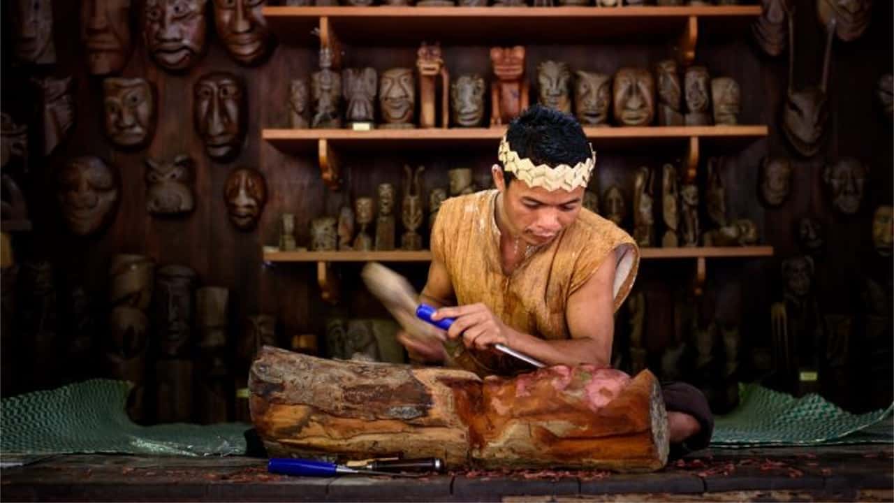 Demonstrasi Ukiran Kayu